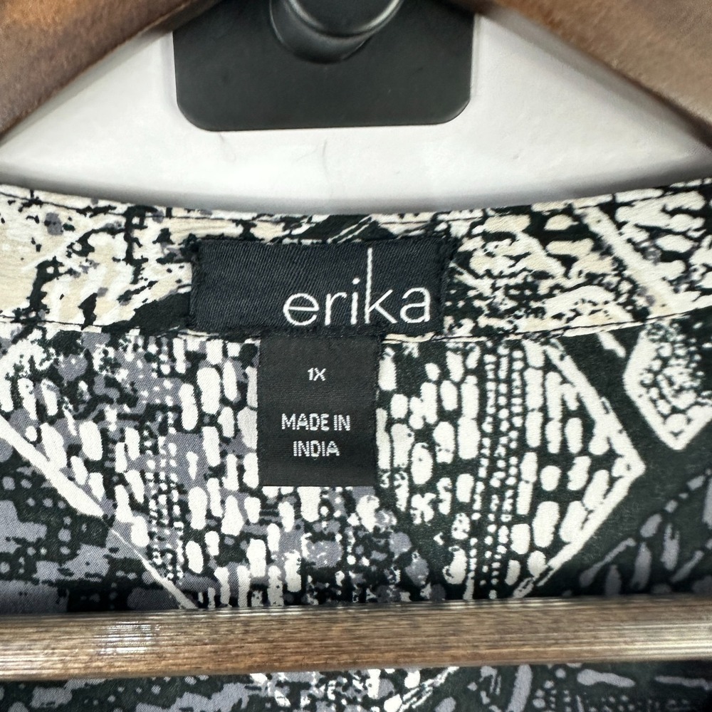 Erika Blouse 1X Black White Abstract Sequin V-Neck Boho Career Workwear Top - Picture 2 of 6